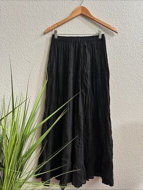 Women’s Black color  Maxi Skirt - Lightweight Tiered Design